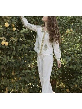 Love The Label White Ruffle Neckline Blouse Womens Small Cotton India Feminine